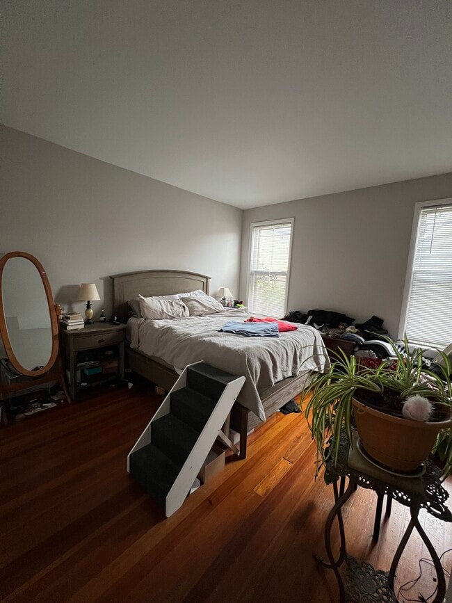 bedroom - 560 S 3rd St