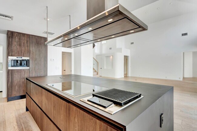 Building Photo - 1026 Seasage Dr