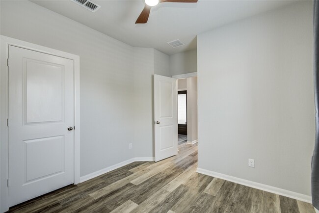 Building Photo - 2815 Torrey Pines Dr