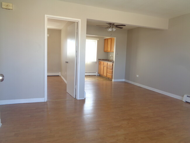 Building Photo - 5720 W 95th St