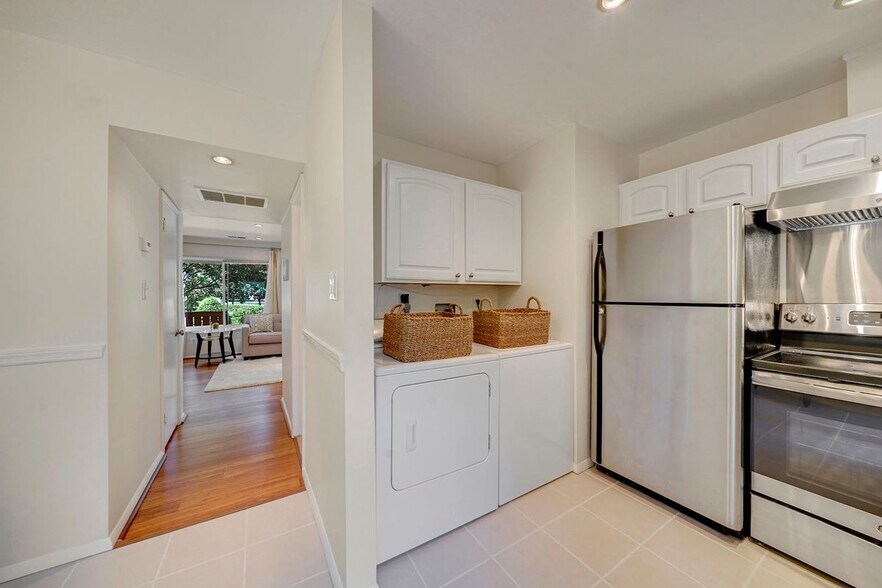 Building Photo - 1701 Westwind Way