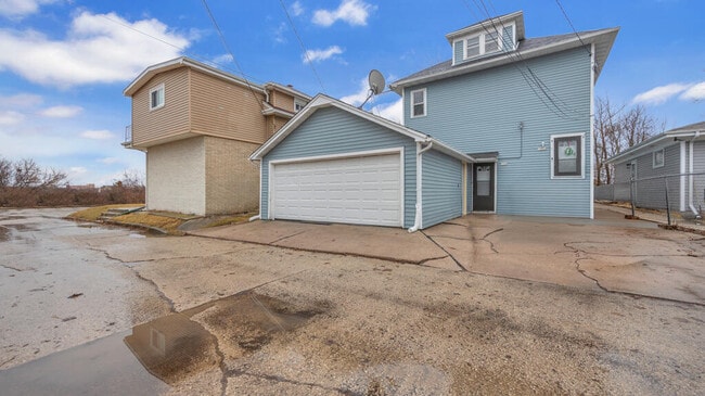Building Photo - 1526 Ontario Ave