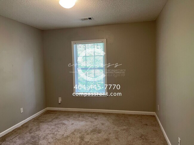 Building Photo - 2106 Clearvista Dr NW