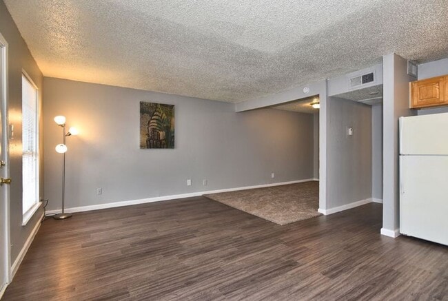Interior Photo - Heatherstone Apartments