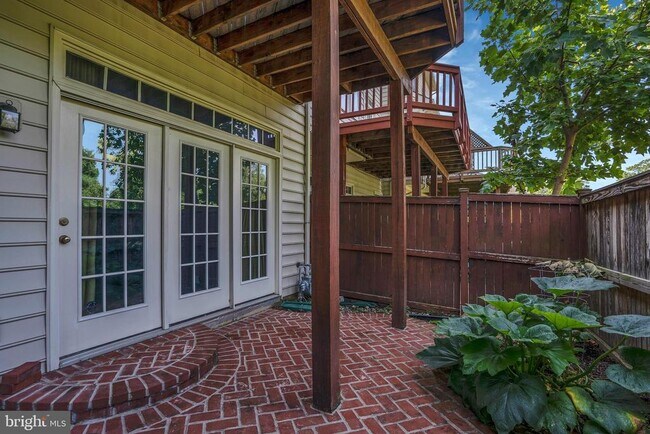 Building Photo - 12410 Meadow Field Dr