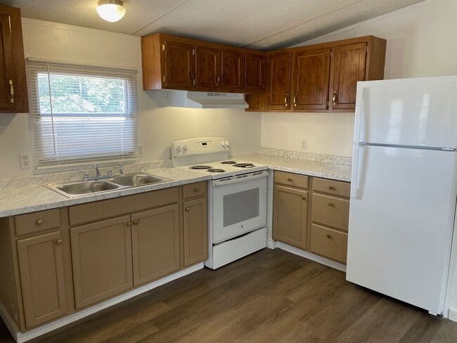 Building Photo - 3 BED, 2 BATH MOBILE HOME