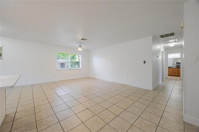 Building Photo - 495 Orange Ave