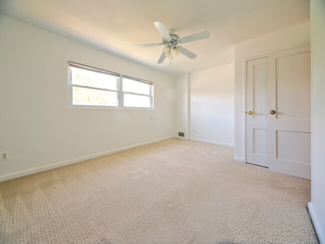 Building Photo - Charming and private 3BR, 2FB home located...