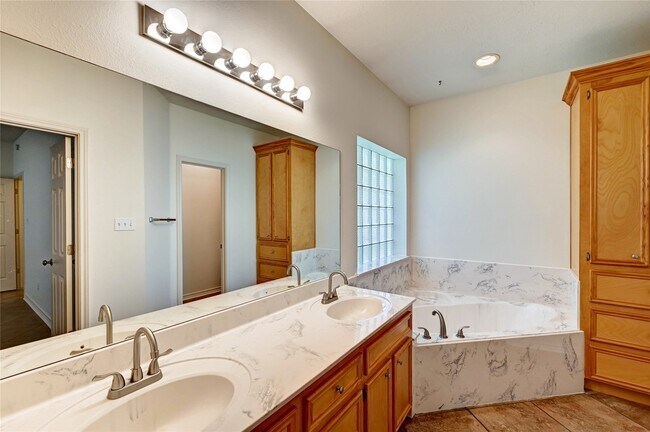 Building Photo - 12959 N Puffin Ln