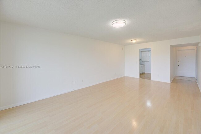 Building Photo - 2471 SW 82nd Ave