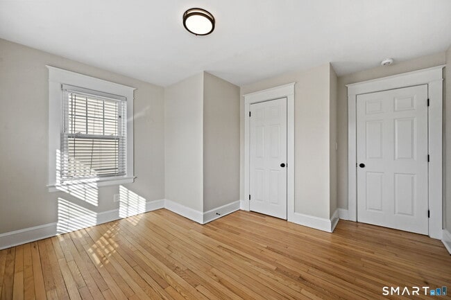 Building Photo - 218 Park St