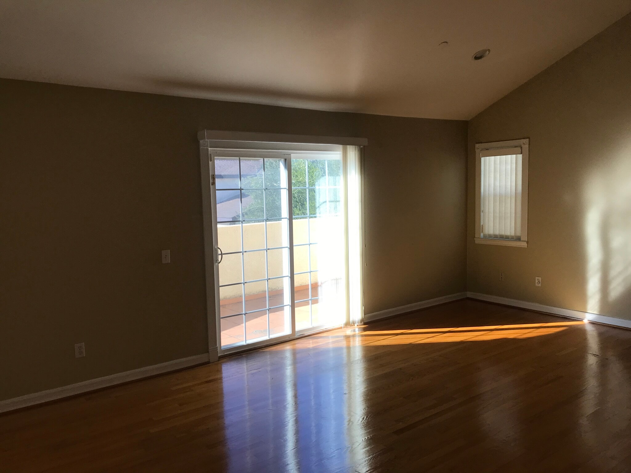 master bedroom with balcony - 1304 Mackay Ln