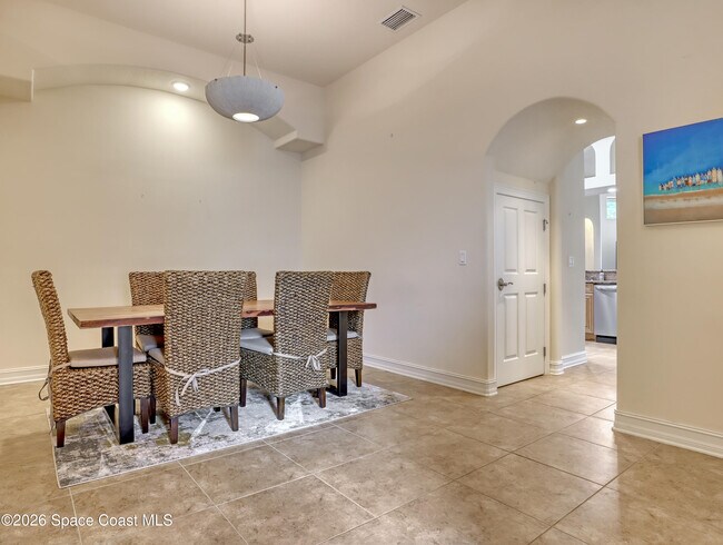 Building Photo - 118 Mediterranean Way