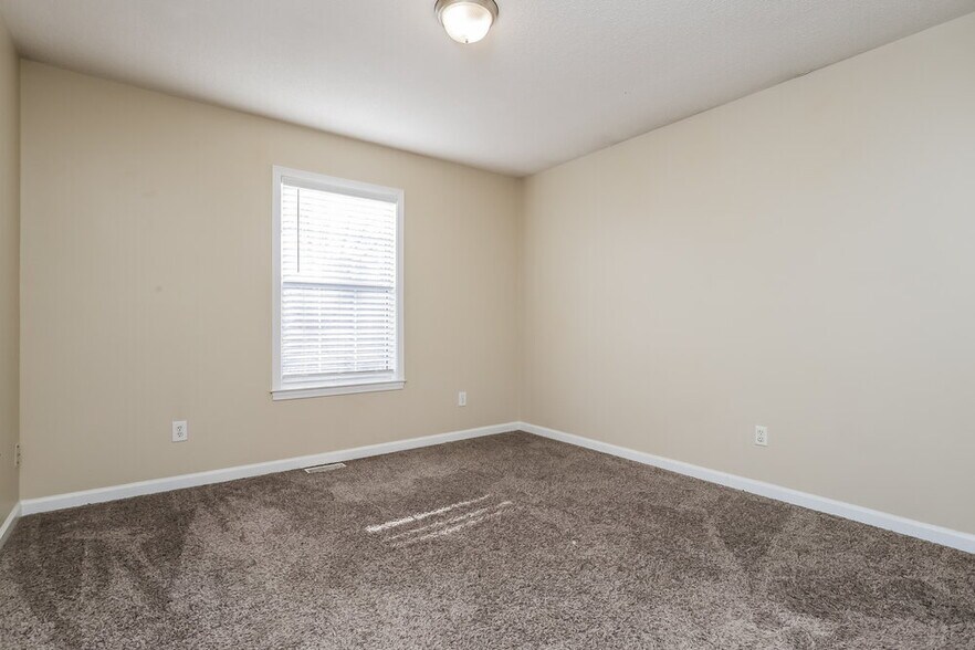 Building Photo - 153 Country Mill Ln