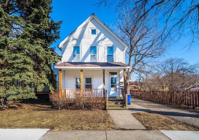 Building Photo - 998 Farrington St