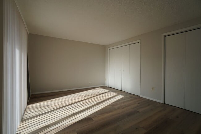 Building Photo - 6727 Dale Rd