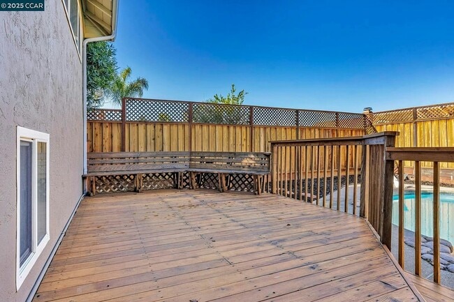 Building Photo - 648 Brookfield Dr