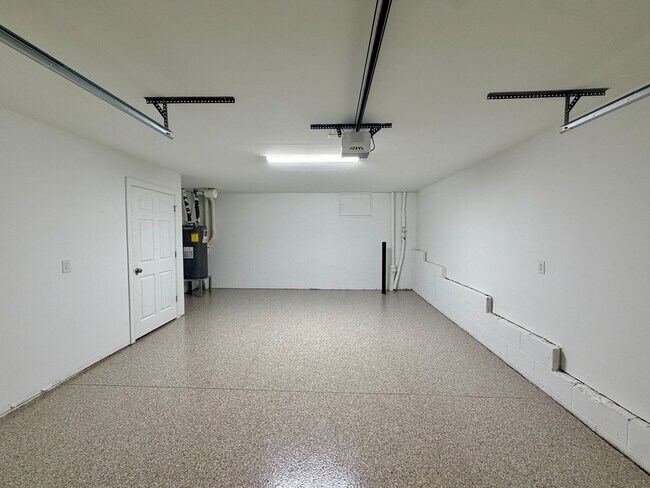 Building Photo - Beautiful Updated Townhouse located in Iredell County! 2BR/2.5BA Garage