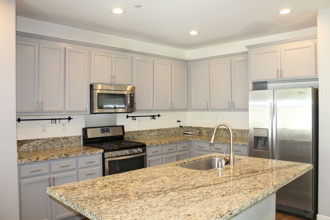 Building Photo - 1280 Cornell Dr