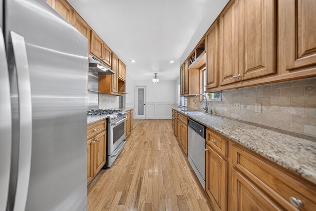 Building Photo - 5715 E 64th St