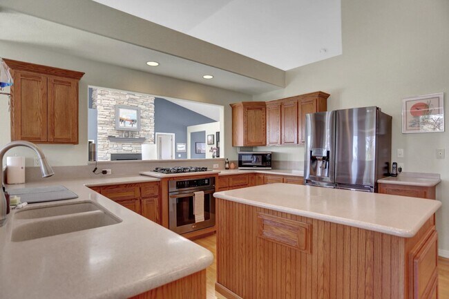 Building Photo - 10503 E Meadow Run