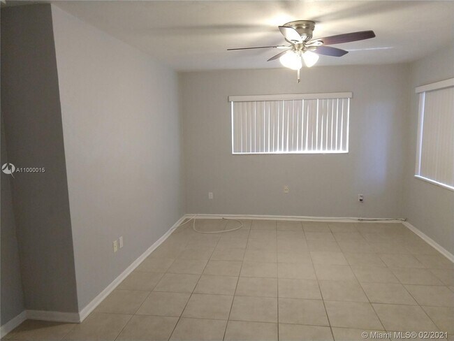Building Photo - 9202 SW 73rd Avrd