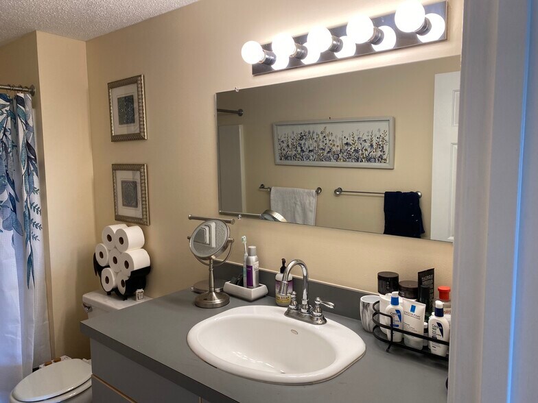Master Bath - 8 9th St