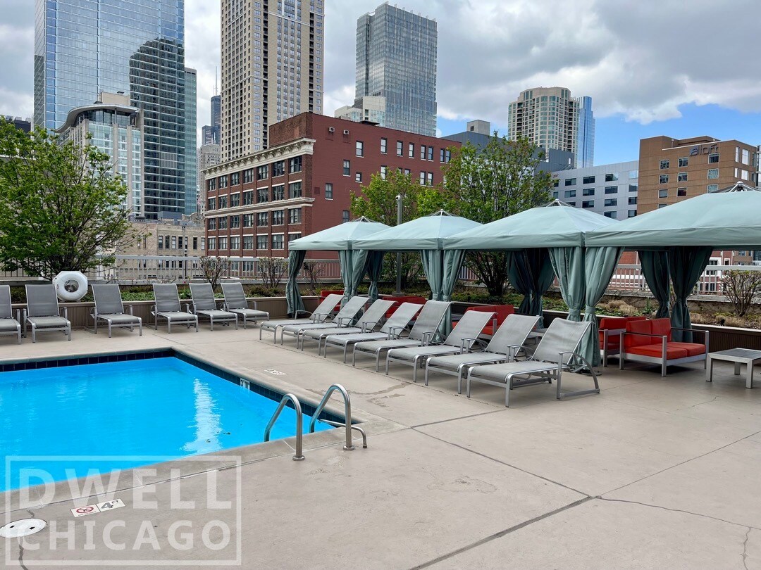 Building Photo - 545 N Dearborn St