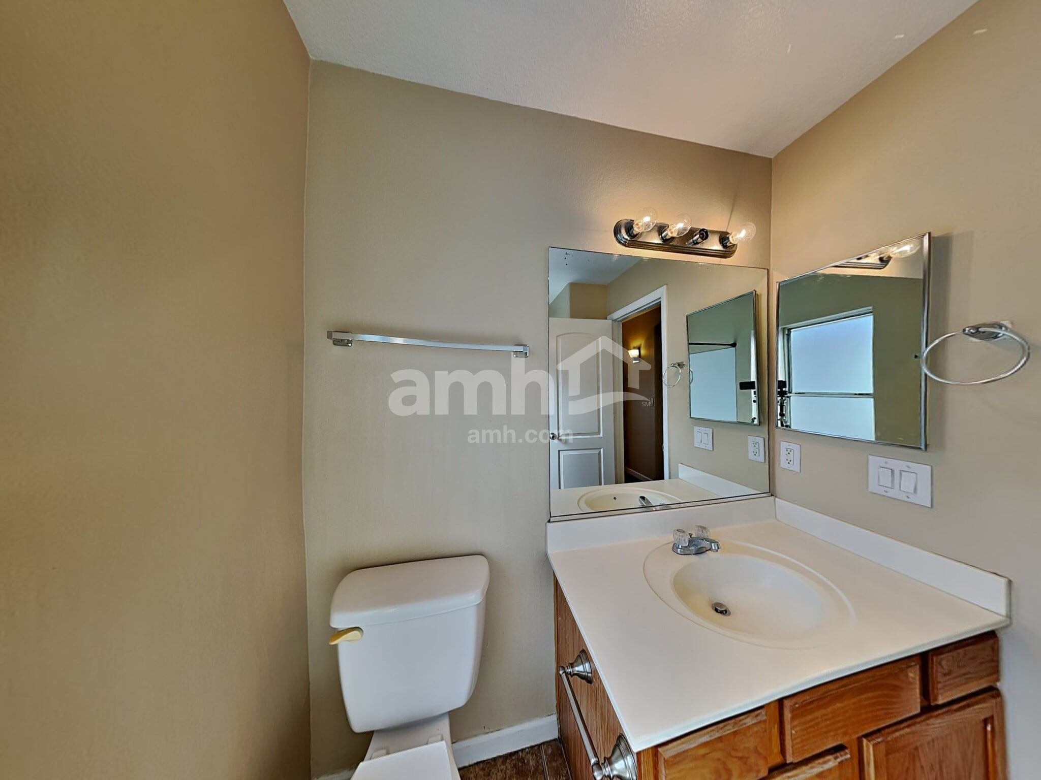 Building Photo - 10936 W Ruth Ave