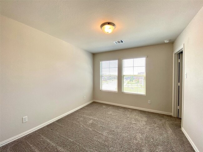 Building Photo - 1800 Canyon Ln