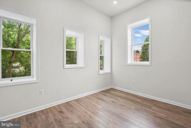 Building Photo - 1723 E Lombard St