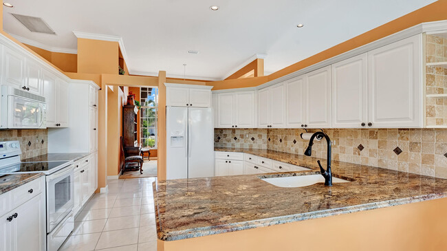 Building Photo - 71 Cayman Pl