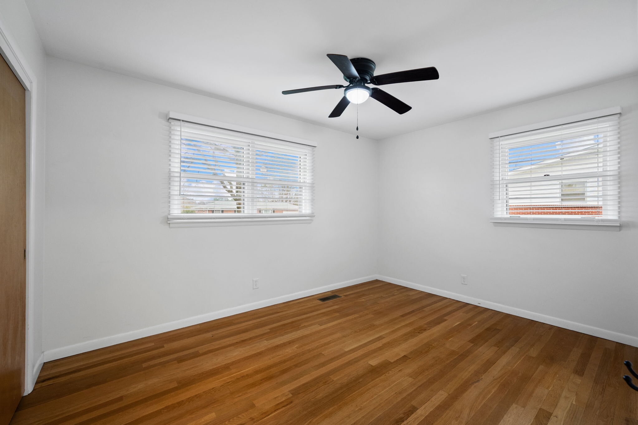 Building Photo - 2115 Ballard Pl