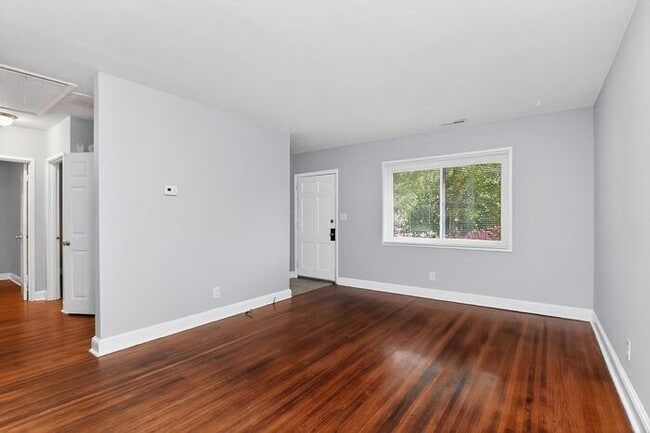 Building Photo - Charming 2BD/1BA Condo on Pecan Ave!