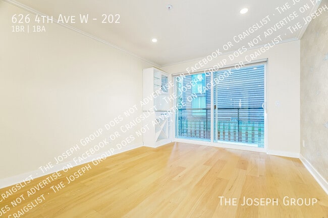 Building Photo - 626 4th Ave W