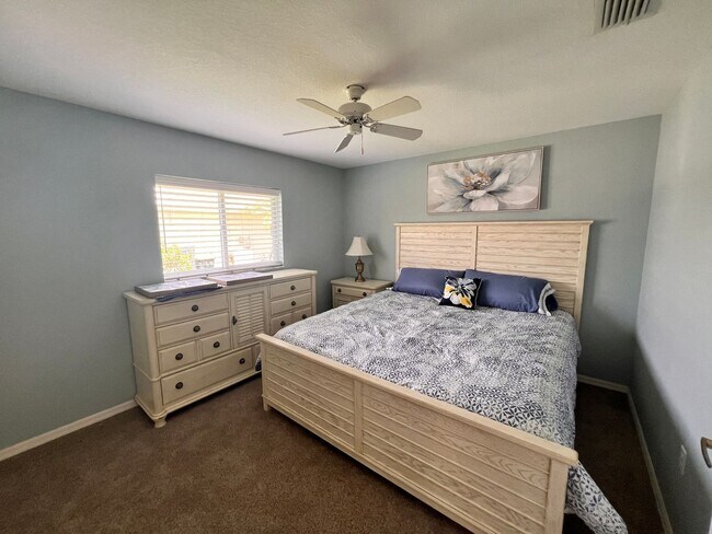 Building Photo - Waterfront Paradise in Punta Gorda Isles –...