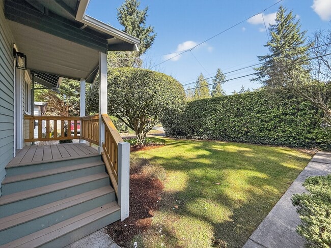 Building Photo - 13337 30th Ave NE