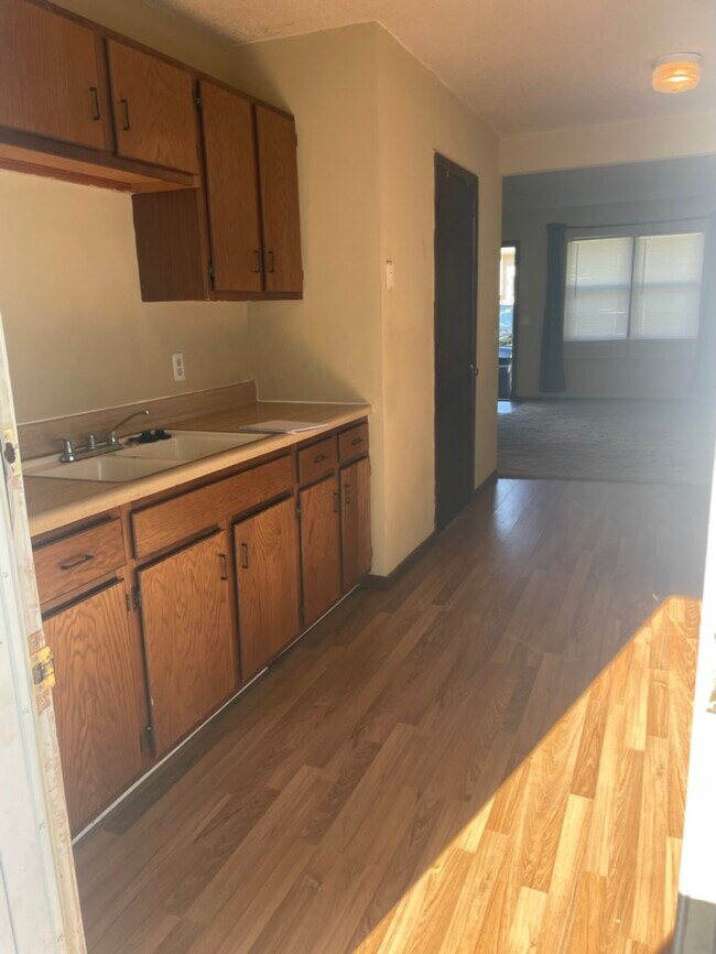 Kitchen - 6211 N 28th Street Ter