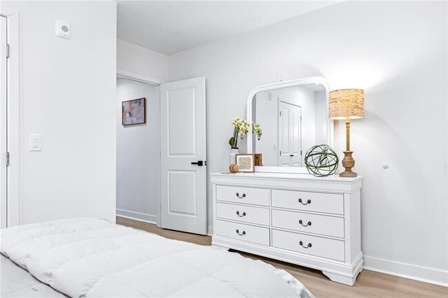 Building Photo - 50 Murray St