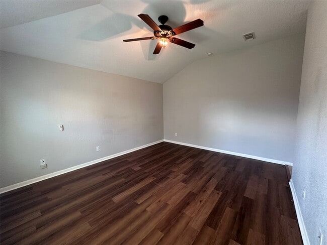 Building Photo - 2303 Summit Meadow Dr