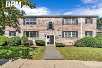 Building Photo - 117 Lake Shore Rd