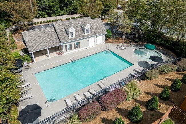 Building Photo - 2263 Leicester Way SE