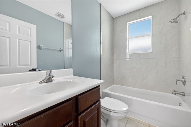 Building Photo - 9734 Silvercreek Ct