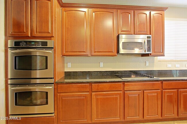 Building Photo - 18560 E Strawberry Dr