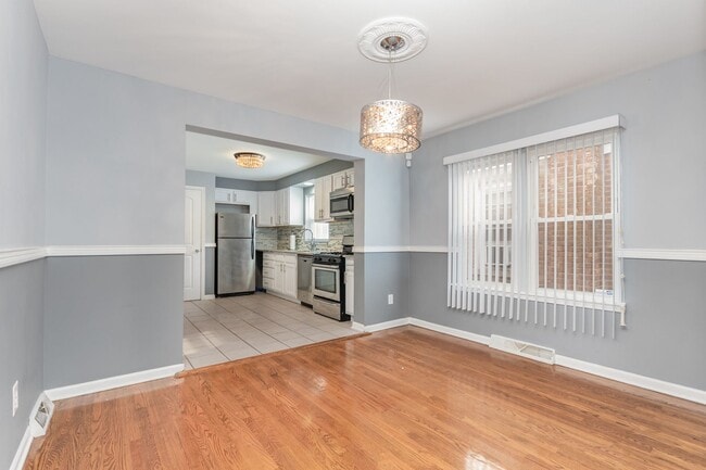 Building Photo - Ashburn 3 Bedroom