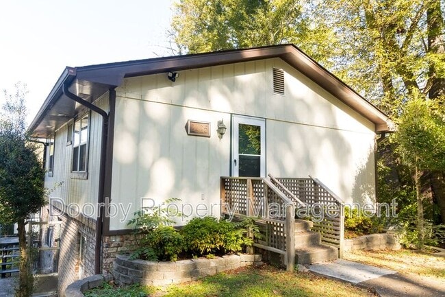 Building Photo - 2425 Ashmore Ave