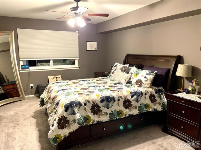 Building Photo - 165 Essex Ave