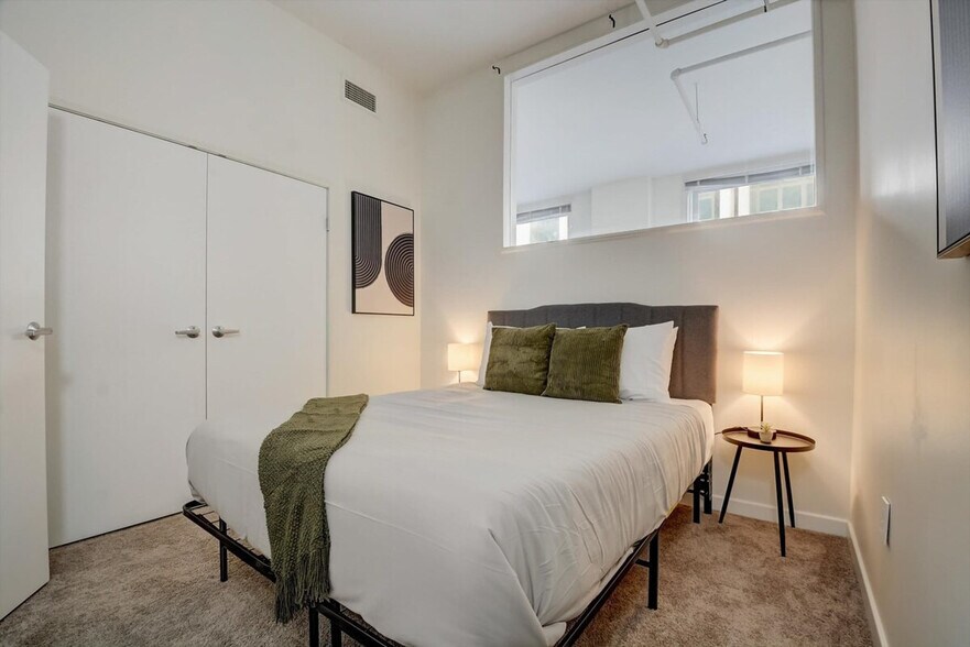 Building Photo - 50 N Illinois St