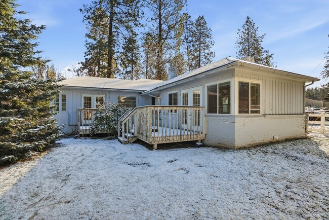 Building Photo - 1503 South Southeast Boulevard