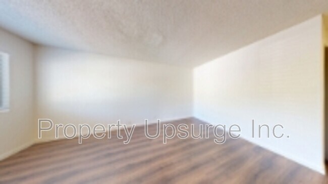 Building Photo - 445 Nelson Ave